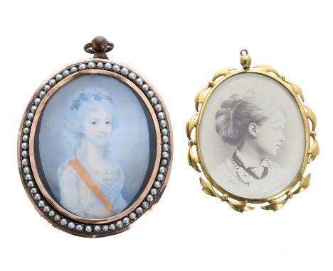 19th century oval pendant,&nbsp;inset with a miniature portrait of a lady wearing a pale blue dress in a yellow metal pearl s