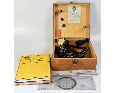 HEZZANITH INSTRUMENT WORKS, LONDON; a Heath Navigational Ltd London sextant, no. 71923, with endless rapid reader automatic c