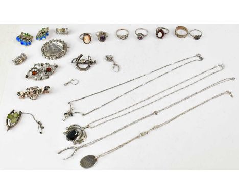 A quantity of silver and white metal jewellery, to include a filigree pendant set with a faceted cabochon, on chain, a brooch