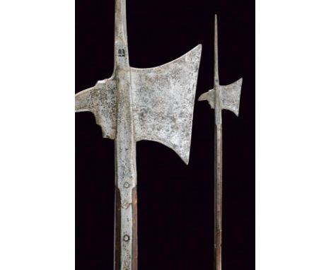 dating: First half of the 16th Century provenance: Germany, Spearhead with square top cusp, tapering upwards and featuring a 