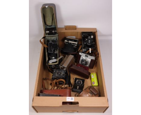 Two Ikonta Zeiss Ikon box cameras, Fujica Cine cam and other vintage cameras in one box   Condition Report   Click here for f