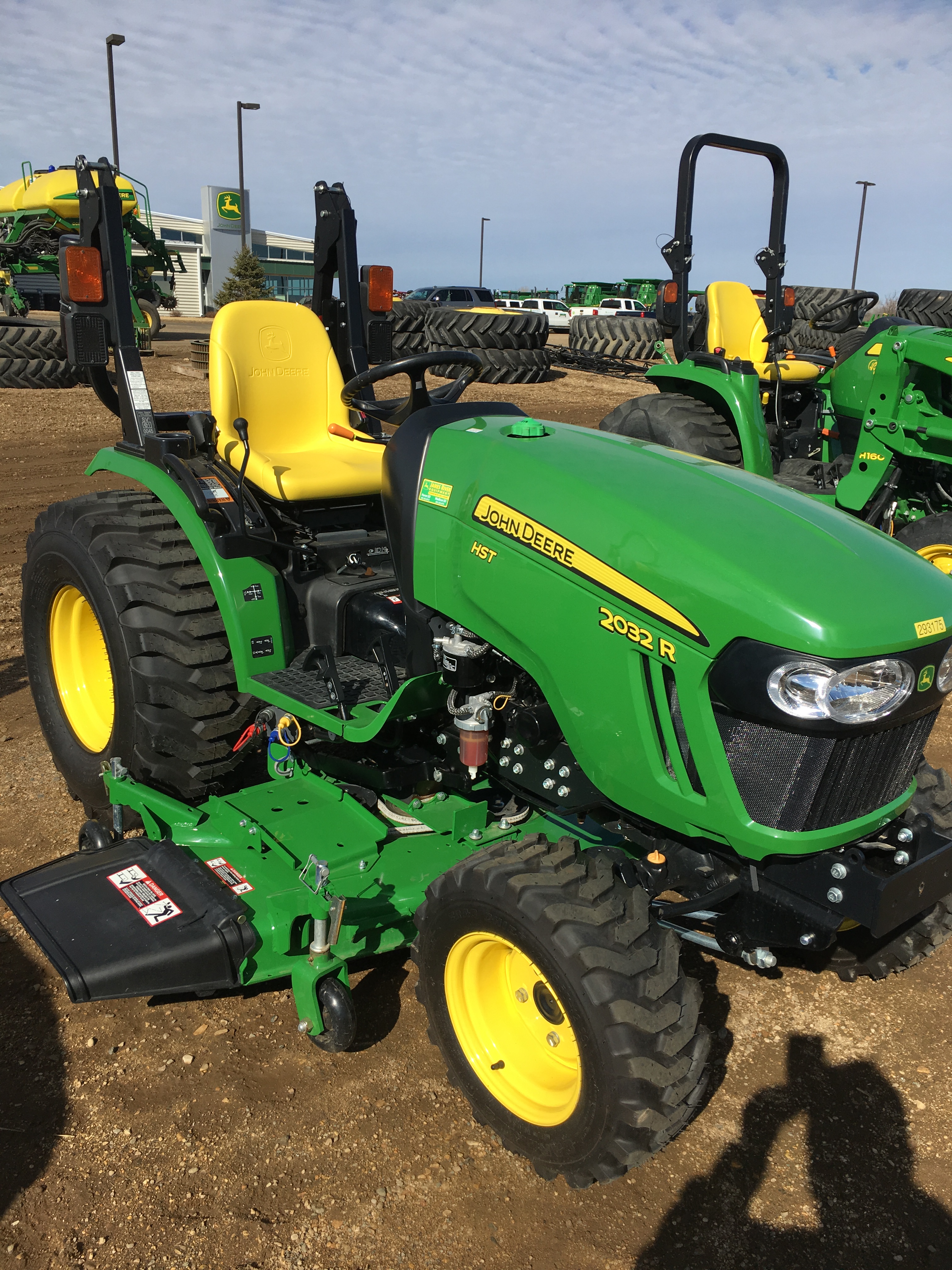 John Deere 2032R: 32 Hp Tractor Power - rkrgqut