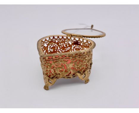 A vintage gilt-metal and pink cushion-lined bijouterie box, 7 x 7 x 5 cm