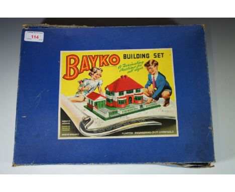 A vintage Bayko "Building Set"
