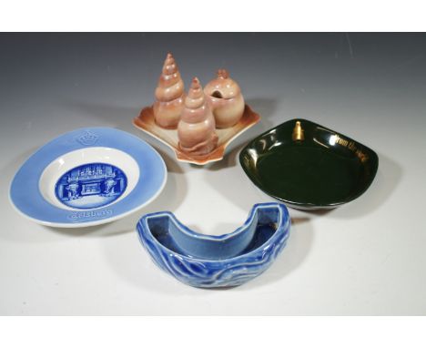A Carltonware novelty seashell cruet set, Royal Copenhagan Carlsberg and Wade ceramics