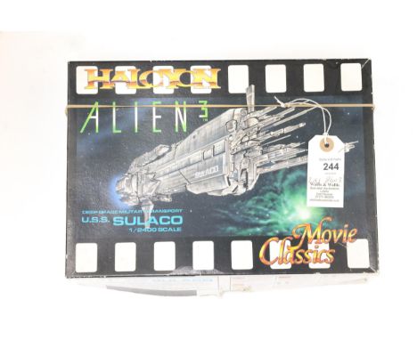 Halcyon Movie Classics USS Sulaco 1:240 scale from the  Alien 3 film (kit dated 1992). Unmade with instructions. Boxed, damag