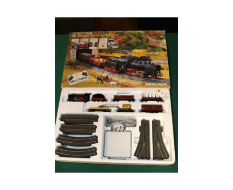 Marklin HO Delta 29505 Train Set. Comprising a DB Class 24 2-6-0 tender locomotive, 24014. Plus a rail mounted crane and Matc