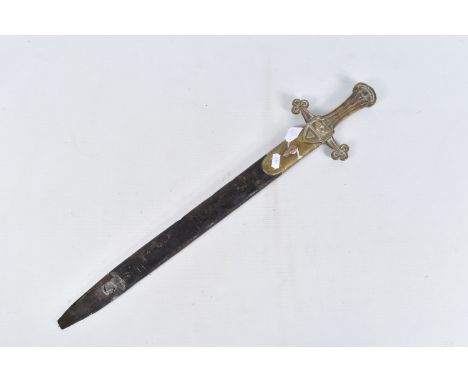 A VICTORIAN ERA BANDMANS SHORT SWORD, this features a double edged blade with a cast brass hilt, the cross guard features a b