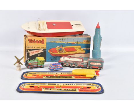 A BOXED TRI-ANG 'FIREFLY' PLASTIC BATTERY OPERATED 12   SPEEDBOAT, No.513S, not tested, appears complete and in good conditio