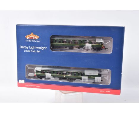A BOXED BACHMANN OO GAUGE DERBY LIGHTWEIGHT TWO CAR D.M.U. SET, No.32-515A, B.R. Green with yellow warning panel, appears in 