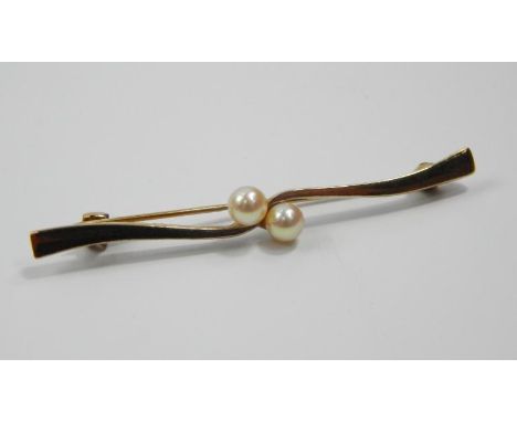 A 9ct gold pearl set bar brooch.