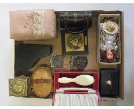 A child's hairbrush and comb in case, two mesh purses, three various jewel boxes, a doll's wood hat box, a miniature portmant