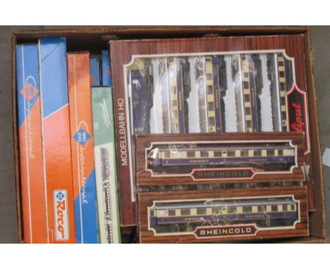 Thirty one HO passenger coaches by Fleischmann, Loco and Lilliput including D.P. Sleepers, post car, baggage car and Rheingol