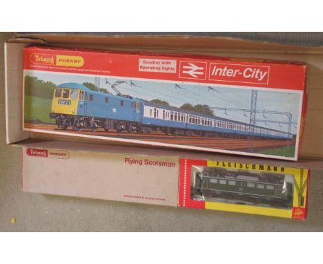 Fleischmann electric locomotive E40034, Hornby L.N.E.R. Flying Scotsman, Triang Hornby Train pack R644A with Intercity E3000 