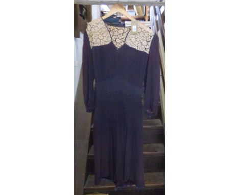 Ladies 1920/30's Navy blue Silk/Velvet Crepe Dress with White Floral Nottingham Lace Collar, in good condition with little we