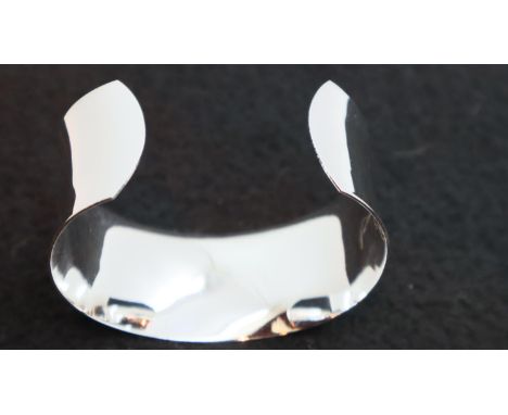 925 silver cuff bangle. P&amp;P Group 1 (£14+VAT for the first lot and £1+VAT for subsequent lots) 