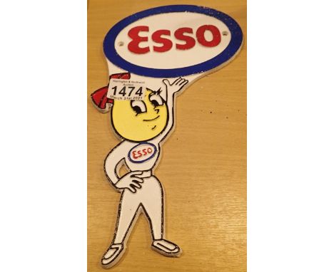 Cast iron Esso sign, H: 28 cm. P&amp;P Group 1 (£14+VAT for the first lot and £1+VAT for subsequent lots) 