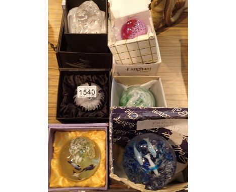 Eight boxed colourful patterned paperweights. P&amp;P Group 2 (£18+VAT for the first lot and £3+VAT for subsequent lots) 