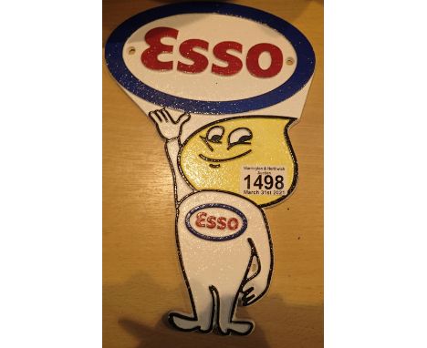 Cast iron Esso sign, H: 28 cm. P&amp;P Group 1 (£14+VAT for the first lot and £1+VAT for subsequent lots) 