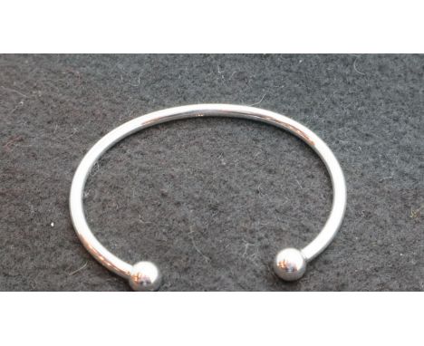 925 silver slave bangle. P&amp;P Group 1 (£14+VAT for the first lot and £1+VAT for subsequent lots) 