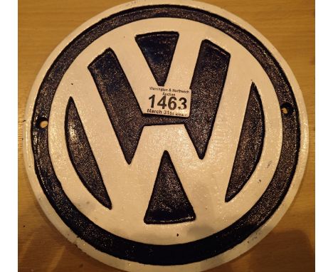 Cast iron circular Volkswagen sign, D: 23 cm. P&amp;P Group 1 (£14+VAT for the first lot and £1+VAT for subsequent lots) 
