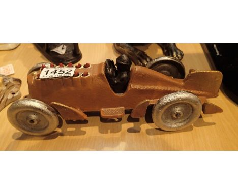 Cast iron Racing Car with moving pistons, L: 27 cm. P&amp;P Group 2 (£18+VAT for the first lot and £3+VAT for subsequent lots