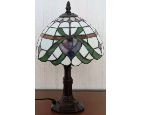 Tiffany style decorative table lamp with shade. Approx. 33cm H

Reasonable used condition, not tested for working 