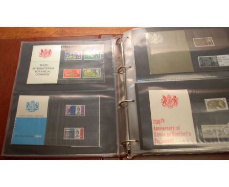 GB: 1964-75 PRESENTATION PACKS COLLECTION IN AN ALBUM, INCLUDES 1964 FORTH ROAD BRIDGE AND OTHER BETTER PACKS IN CLEAN CONDIT