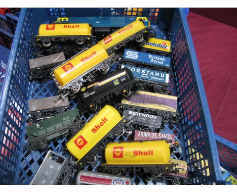 Hornby "OO"Gauge/4mm Class 35 Hymer Bo-Bo Diesel Locomotive, BR blue R/No. D7063, good, plus twenty unboxed items of rolling 
