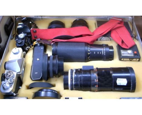 A Konica Autoreflex T-3, an FC-1 together with assorted lenses to include a Tamron 200mm f3.5, a Bell & Howell 75-260mm zoom 