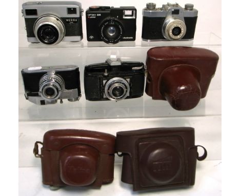 A Werra Mat 35mm compact camera with case, a Bilora "Bella", a Bencini "Comet S" and a Halina camera (5). CONDITION REPORT Th
