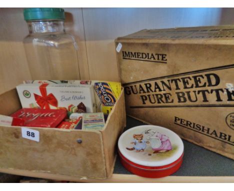 Advertising: Old and vintage advertising shop display packets, chocolate and cigarette boxes, old sweet jar etc
