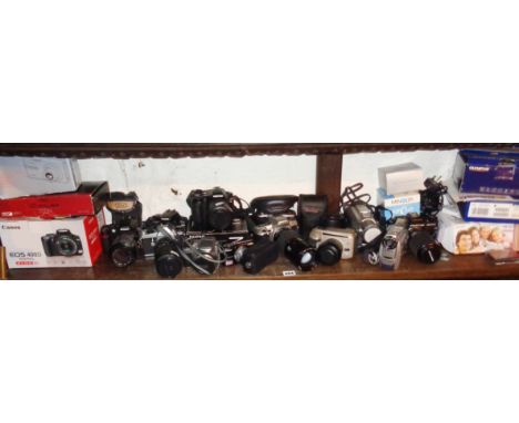 Large quantity of vintage and modern cameras, including Kodak, Pentax, Canon etc