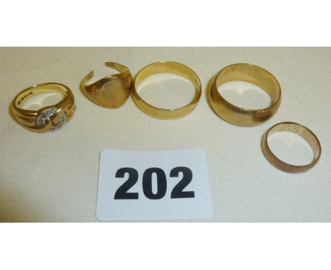 Five 9ct gold rings, wedding bands etc and one scrap signet ring.  Approx 17g