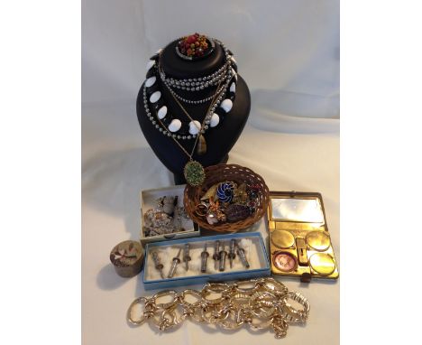 Box of costume jewellery & other items to include a silver ring set with garnets, a vintage 'Fifth Avenue' pwder compact & 8 