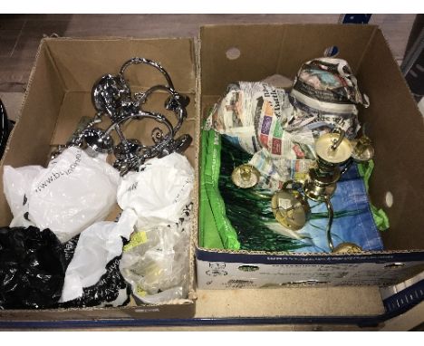 2 BOXES OF LIGHT FITTINGS