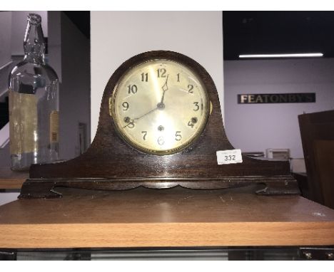 MANTLE CLOCK WITH KEY & PENDULUM