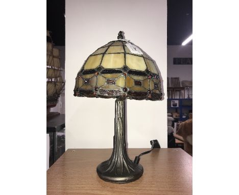 TIFFANY STYLE LAMP
