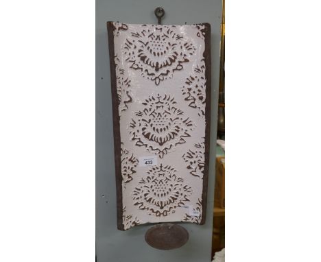 Ceramic and metal candle sconse 