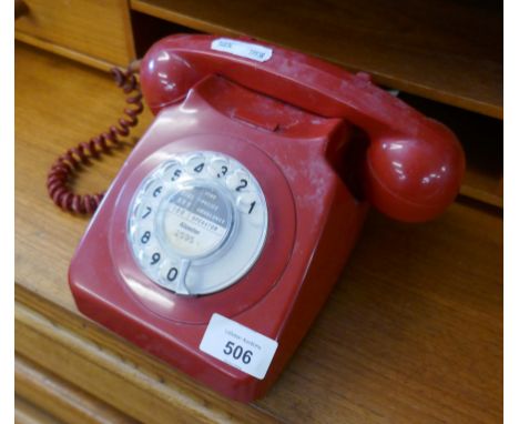 Red rotary telephone 