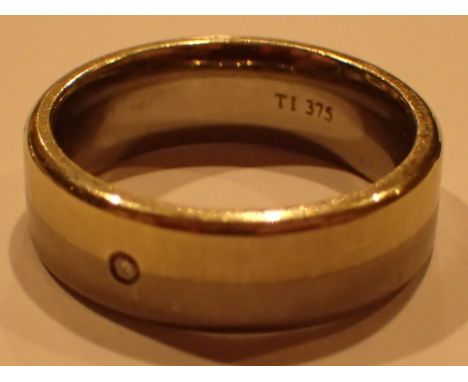 Titanium and 9ct gold set with diamond ring 5.2g size R