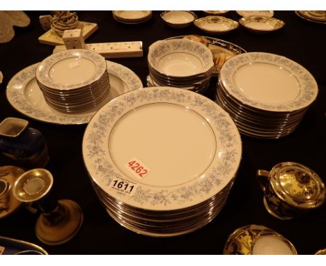 Noritake dinner service in the Milford pattern 