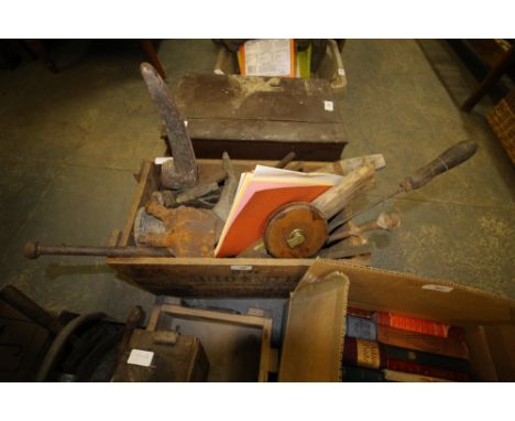 Pine auto knitter box and misc tools