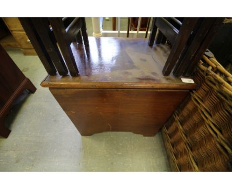 Commode Chest