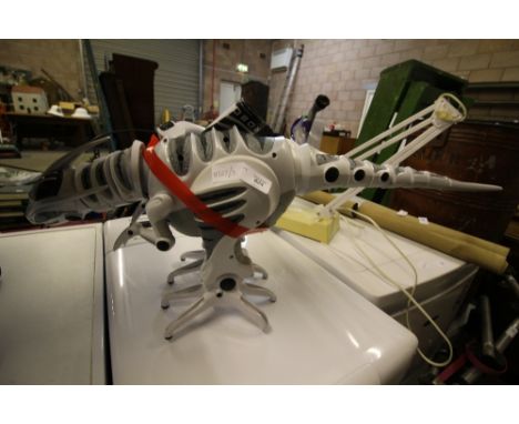 Wow Wee 2005 large 'Roboraptor' with remote and manual