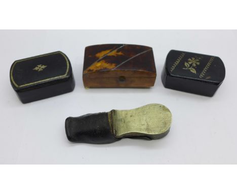 Two snuff boxes, a tortoiseshell box, a/f, and a novelty shoe vesta case, a/f 