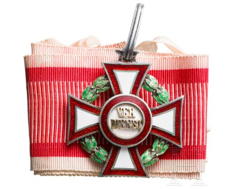 Militärverdienstkreuz 2. Klasse mit Kriegsdekoration  Silber, beidseitig emailliert, an der Öse die Punze "R-S" und Kopfpunze