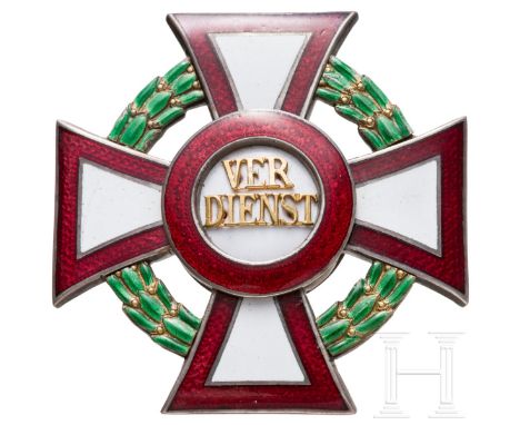 Militärverdienstkreuz 1. Klasse  Fertigung um 1960 (made circa 1960). Großes silbernes, konvexes, vs. farbig emailliertes Ste