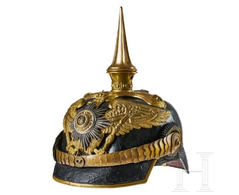 Preußen - Helm für Generale Schwarz lackierte Lederglocke (leicht eingesunken unter Kreuzblatt), der Vorderschirm grün, der H