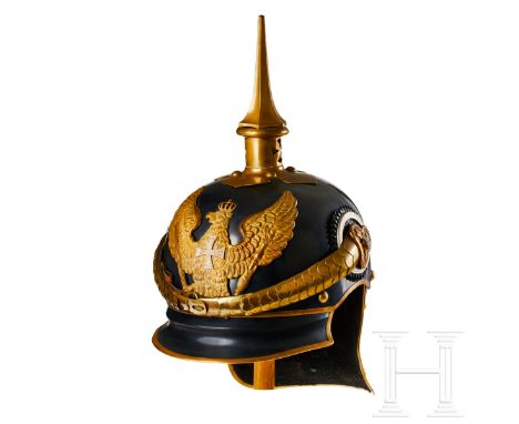 Preußen - Helm für Reserveoffiziere der Jäger zu Pferde (JZP), Regiment Nr. 8 Brünierte Helmglocke aus Eisenblech, ebenso Vor